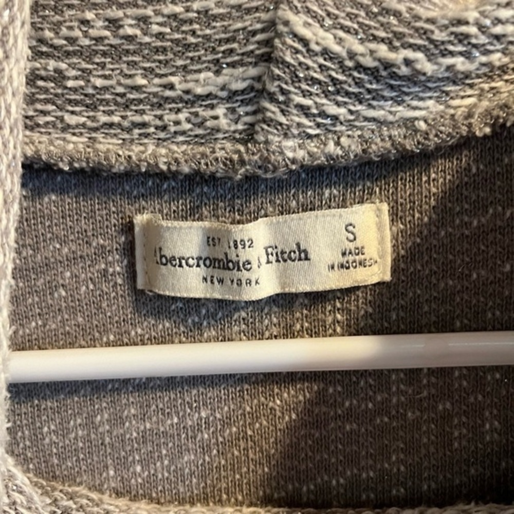 Abercrombie and‎ Fitch Small Cowl Neck Gray Sweater - Picture 5 of 5
